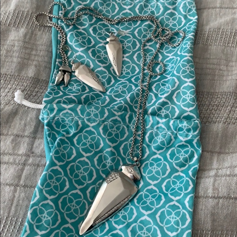 Kendra Scott Necklace and Earrings SET!  GUC